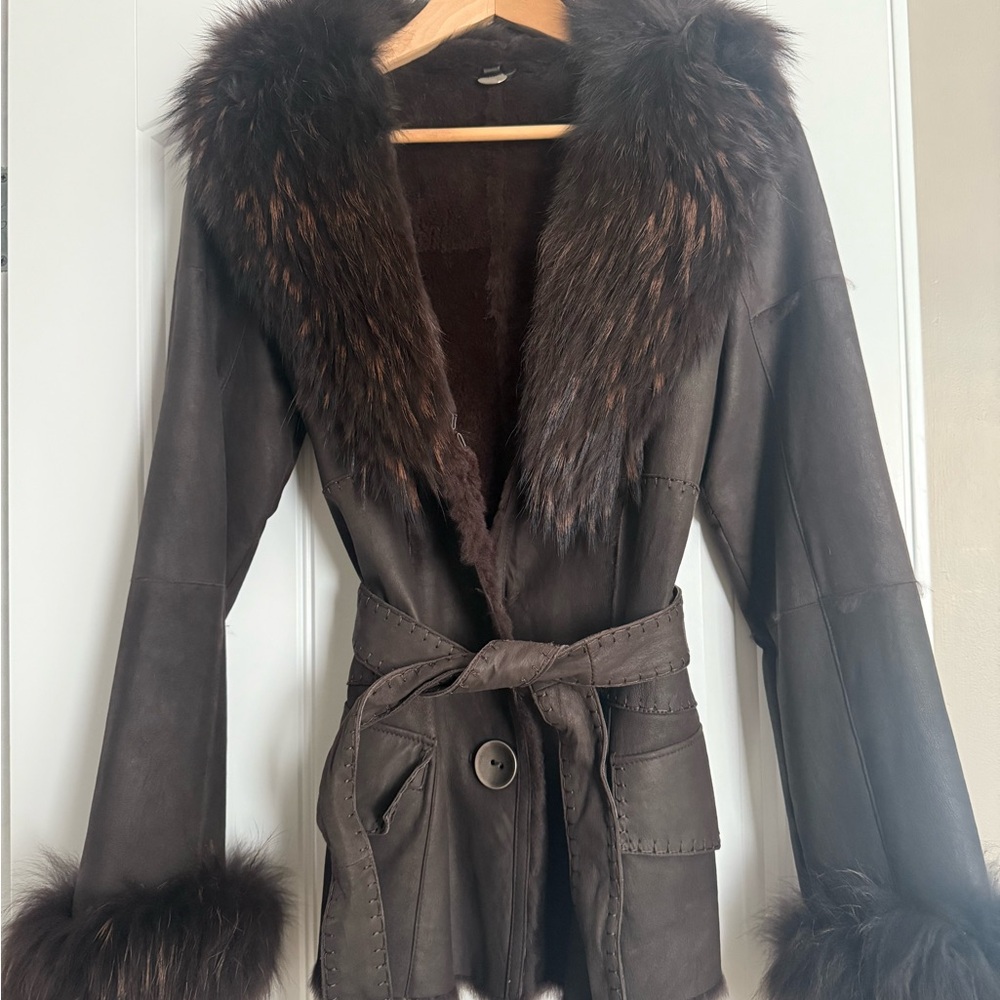 Elegant Brown Fur-Trimmed Women's Coat